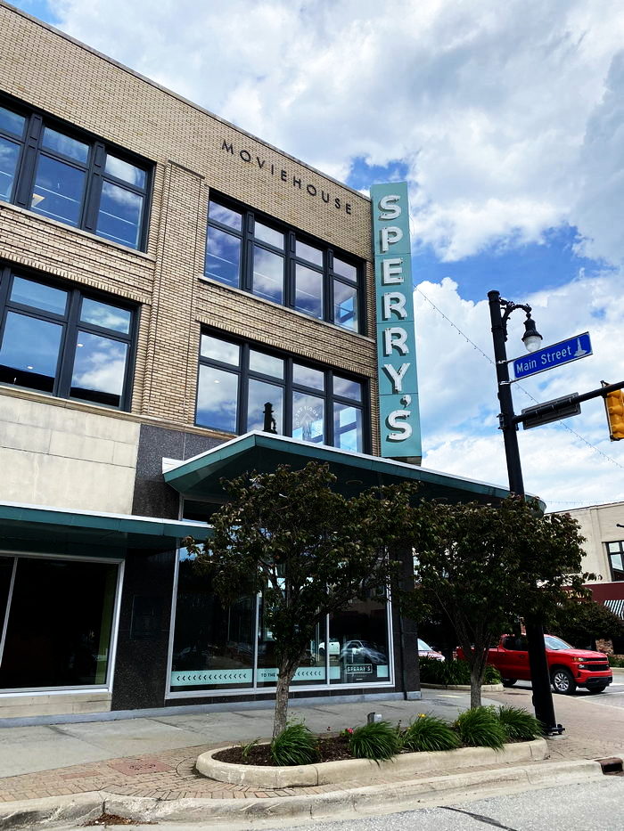 Sperrys Moviehouse Port Huron - June 11 2022 Photo (newer photo)